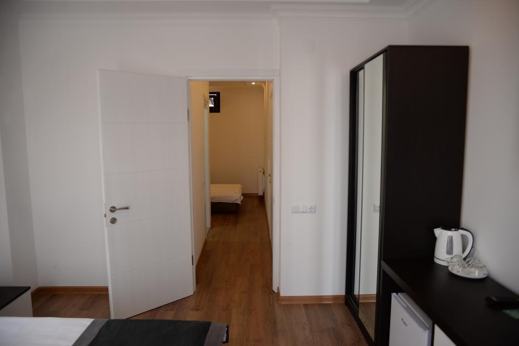 Guest House Gantiadi Batumi Exterior foto